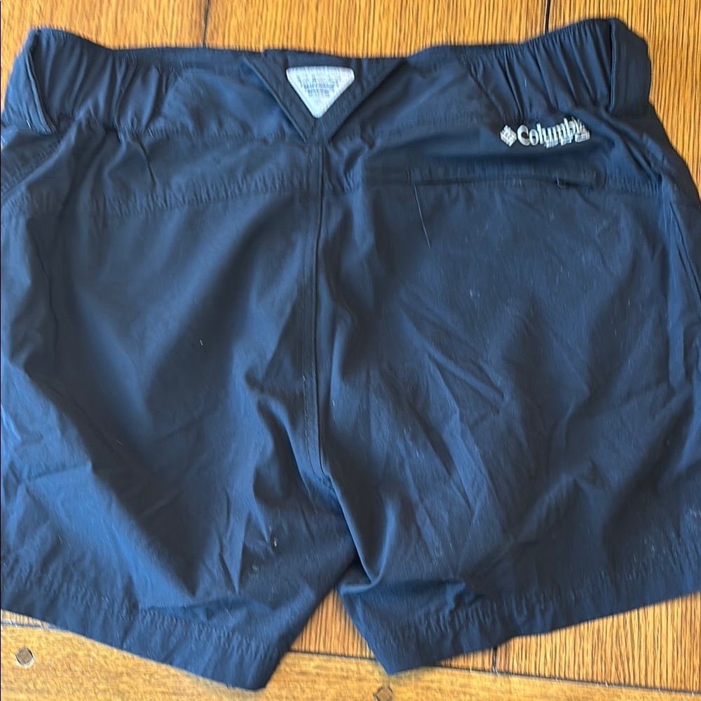 Columbia PGG Black Shorts - Picture 9 of 9